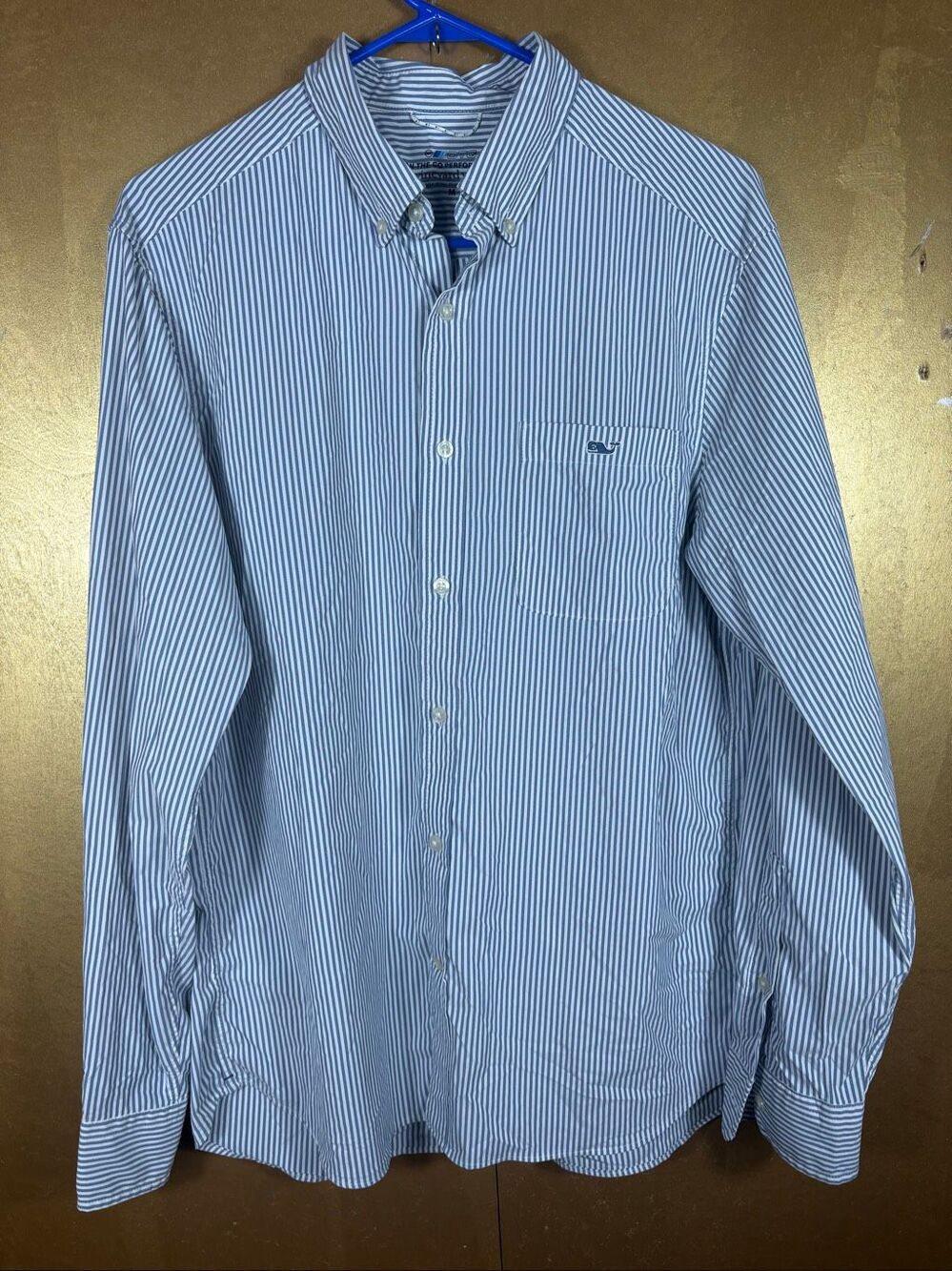 Vineyard Vines on the go performance long sleeve button down shirt size M